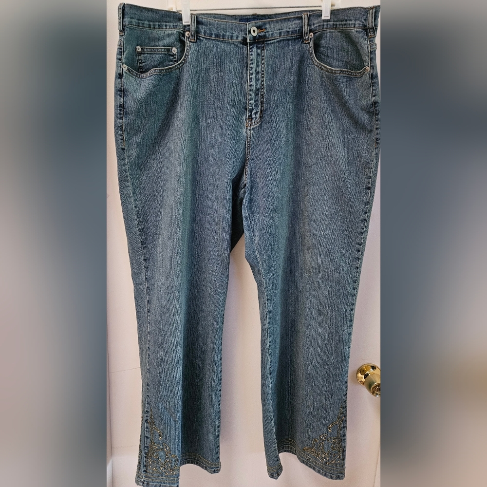 Avenue women's plus size jeans with gold design size 24